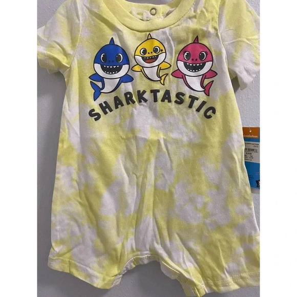 BABY SHARK 2 PIECE 6/9 MONTHS NEW - Picture 4 of 9